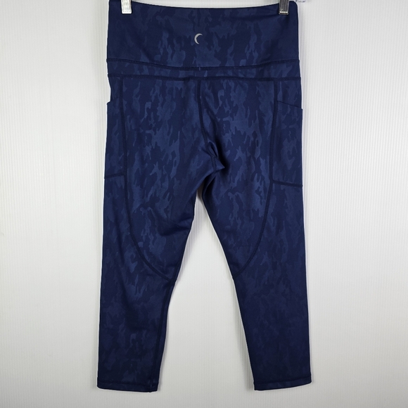 NWOT Zyia Active Blue Camo Light N Tight Capri Leggings Size 8-10 Activewear - Picture 3 of 12